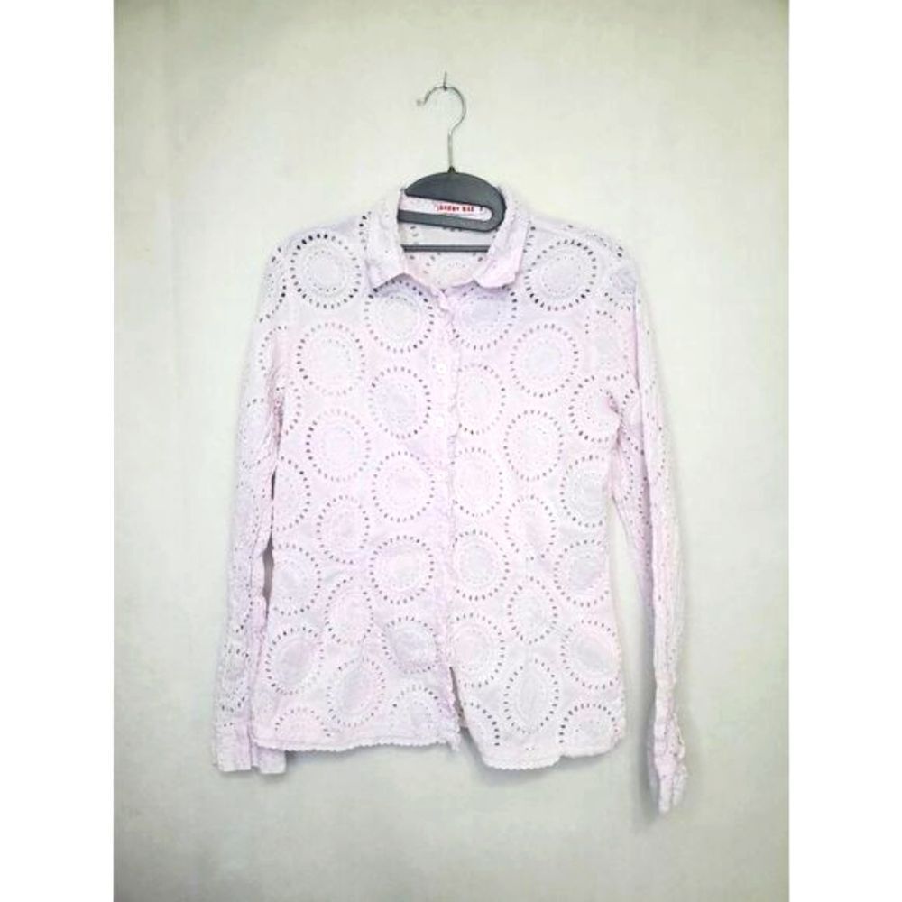 Johnny Was Slim Fit Cotton Eyelet Ruffle Pale Lavender Pearl Button Up Shirt